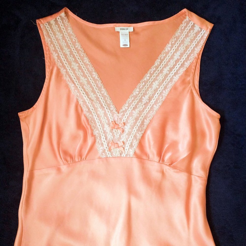 Old Navy Y2K 100% silk sleeveless perfect fit top size M
